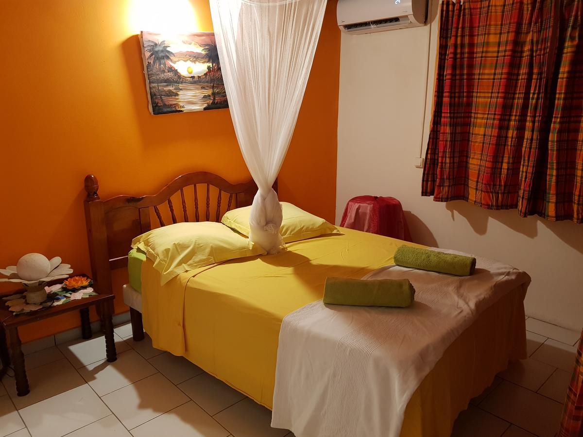 Bel Appartement - Proche Des Plages De Sainte Anne Eksteriør bilde